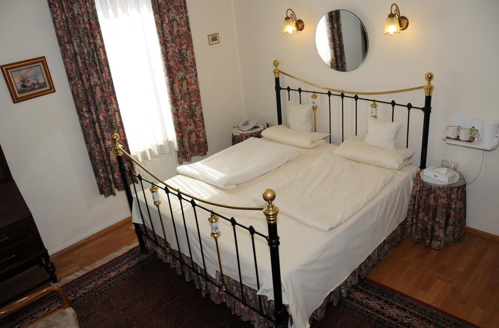 Hotel Admiral فيسبادن الغرفة الصورة